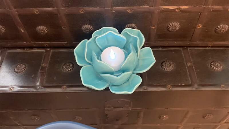 Blue lotus flower candle